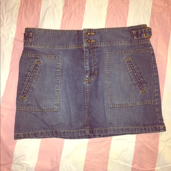Old Navy Dresses & Skirts - Denim mini skirt with pockets
